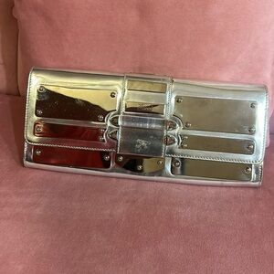 Gucci Patent silver metallic leather mirror clutch